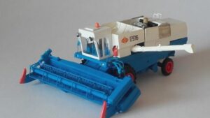 Stavebnice kombajnu Fortschritt E516/E517 – foto 24