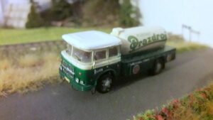 Stavebnice automobilu RT 706 pivní cisterna