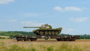 Plošinový vůz Sammp 10 s tankem T-54/55 ČSD