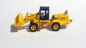 Univerzální nakladač ZTS UNK 320