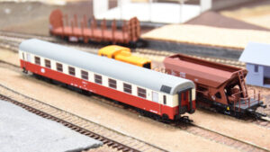 Obtisk mřížky pro střechy vozů Aam / Bam