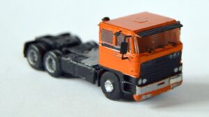 Stavebnice tahače BAF 33.00 Lo CAB 6×4