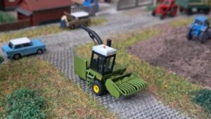 Stavebnice sklízecí řezačky Fortschritt E281C