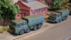 Stavebnice valníku s plachtou T813 8x8